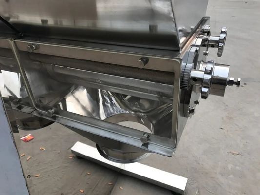 100kg/H-1000kg/h শুকনো দানাদার মেশিন Yk টাইপ অসিলেটিং গ্রানুলেটর মেশিন