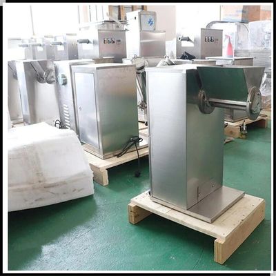 100kg/H-1000kg/h শুকনো দানাদার মেশিন Yk টাইপ অসিলেটিং গ্রানুলেটর মেশিন